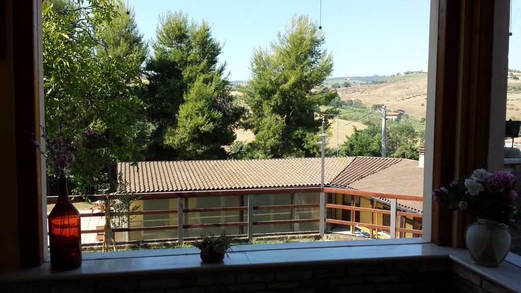 Agriturismo Col Morino Bed & Breakfast Pineto Ngoại thất bức ảnh