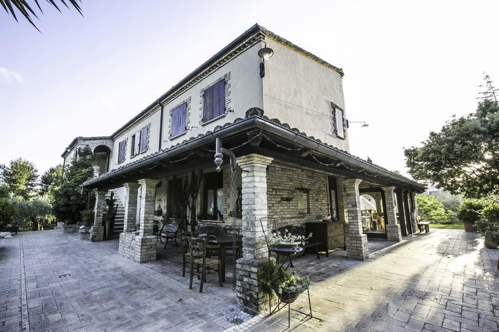 Agriturismo Col Morino Bed & Breakfast Pineto Ngoại thất bức ảnh